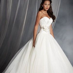 Wedding dress